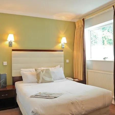 Raglan Hotel Muswell Hill