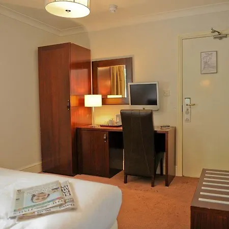 Raglan Hotel 3*