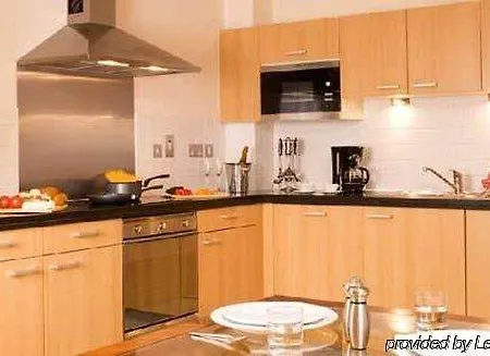 Marlin Stratford Hotel apartamentowy 4*