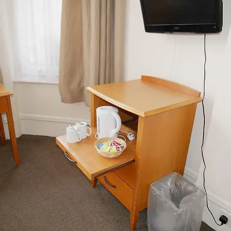 Queens Bed & Breakfast London