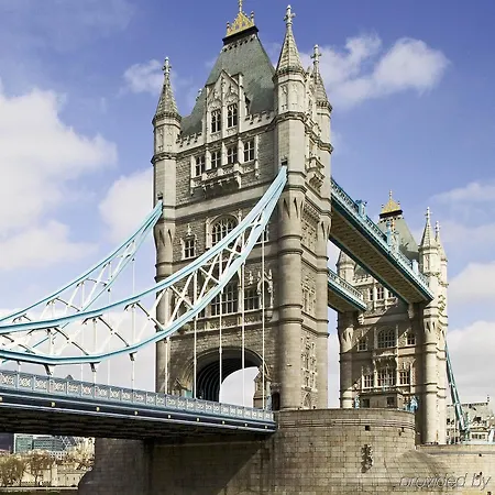 Ibis London Barking Hotel 3*