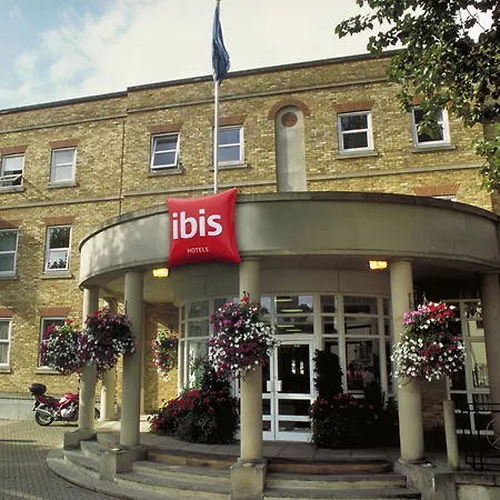 Ibis Greenwich Hotel 3*