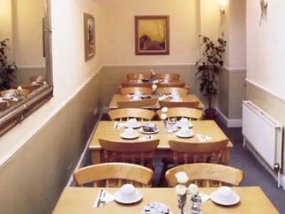 Wedgewood Hotel 2*