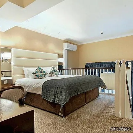 Park Grand Hyde Park Otel 4*
