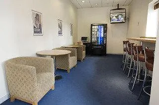 Travelodge Battersea Otel