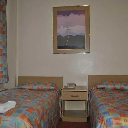 Hotel Bros London
