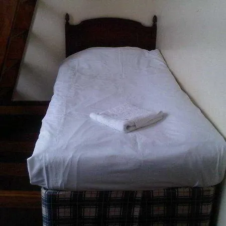 West Brompton 4*