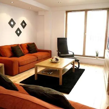 Beautiful 4-bedroom Flat In Bridge/borough! Apartment *