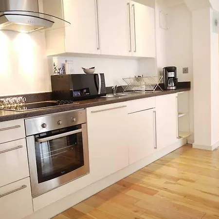 Beautiful 4-bedroom Flat In Bridge/borough! Apartment London
