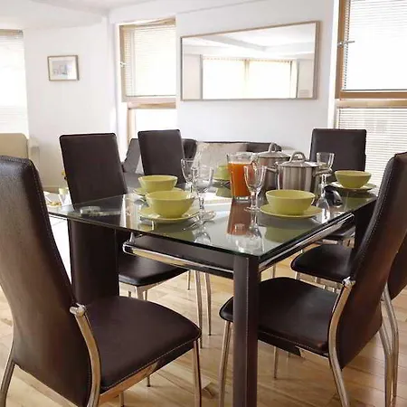 Beautiful 4-bedroom Flat In Bridge/borough! *