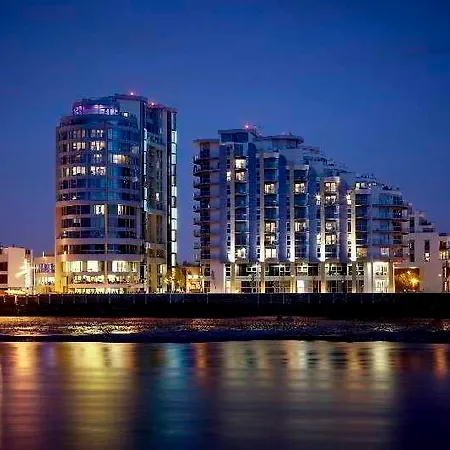 Crowne Plaza Battersea 4* London