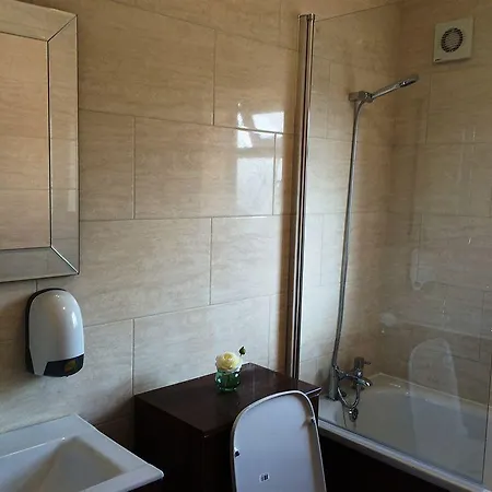 Globe City Apartment *