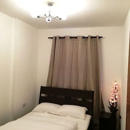 Globe City Apartment London