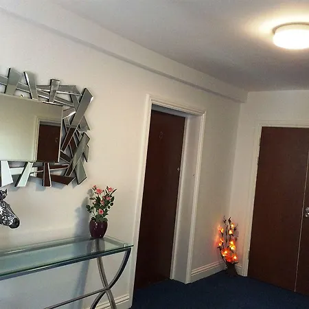 Globe City Apartment London