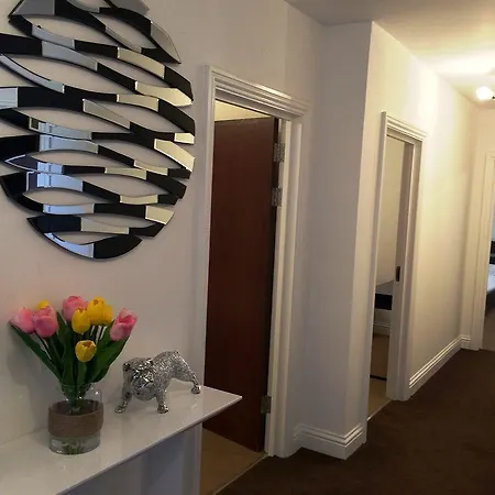 Globe City Apartment *