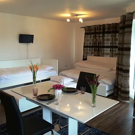 Globe City Apartment