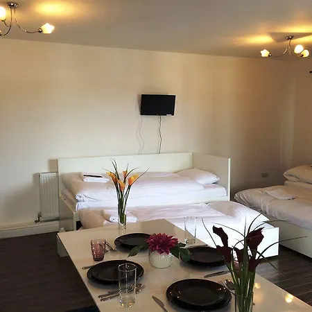 Globe City Apartment London