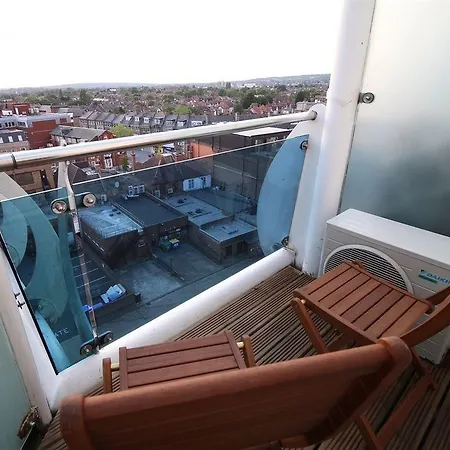 Harrow Apartment * Harrow