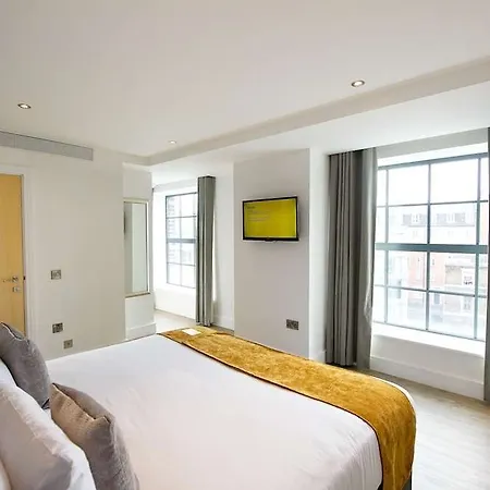 Staycity Greenwich High Road Aparthotel