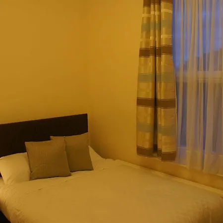 Pearl 3* London