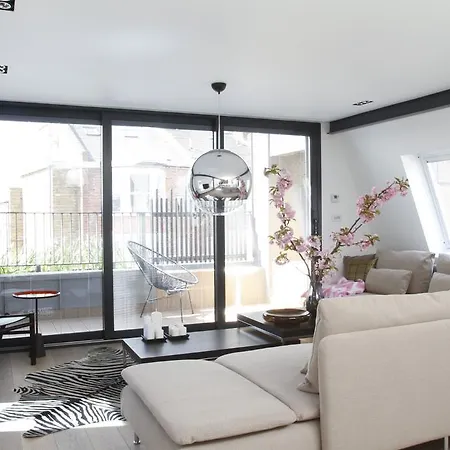 Magical Urban Retreat Apartment London