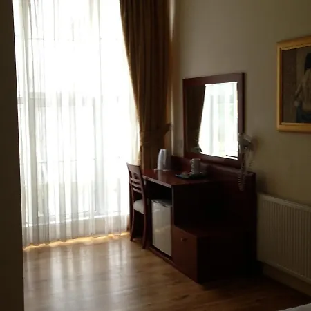 Camden Belmont 3* London