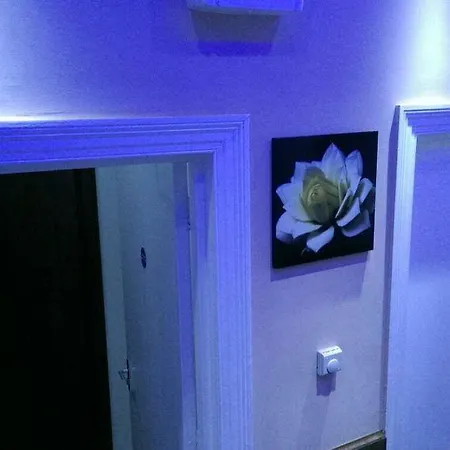 The Crystal Bed & Breakfast 2*