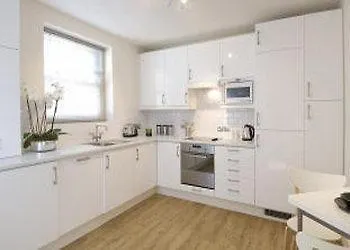 Europa House 4* Londyn