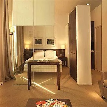 Nottingham Place Hotel 4*