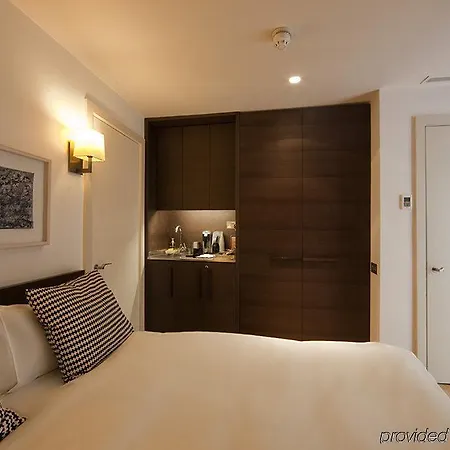 Nottingham Place 4*