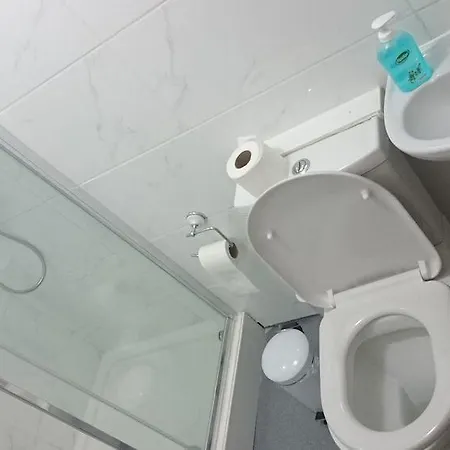 New Globe Oda ve Kahvaltı 3*