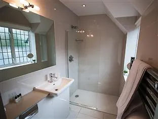 The Pillar Hotel London