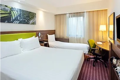 Hampton By Hilton London Szálloda 4*