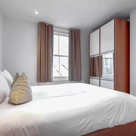 Princes Square Apartment