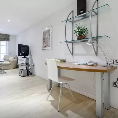 Princes Square Apartment London