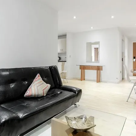 Princes Square Apartment London