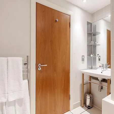 Apartment Princes Square London