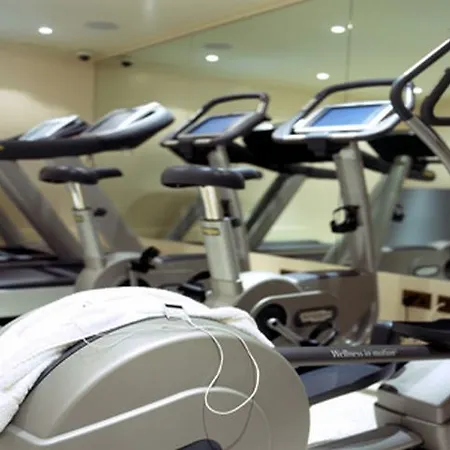 Hotel Radisson Blu Edwardian, Leicester Square 4*