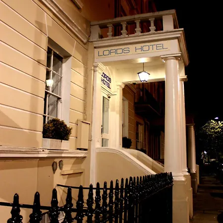 Lords Hotel 2*