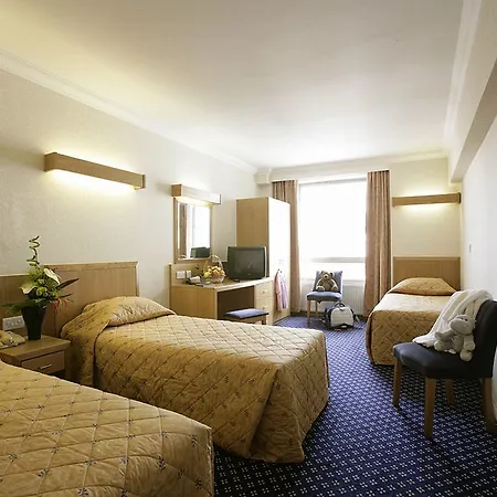 Hotel Sleeper At Royal National Londres