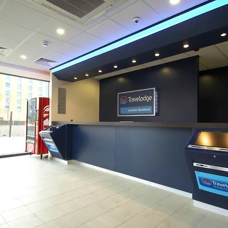 Travelodge Stratford Hotel 3*