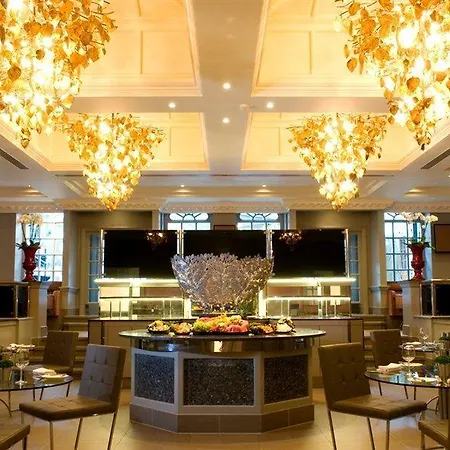 Hotel Radisson Blu Hotel, London Heathrow 4*