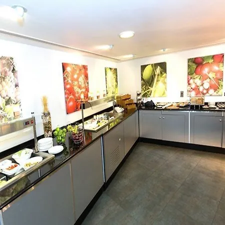 Doubletree By Hilton London Heathrow Airport