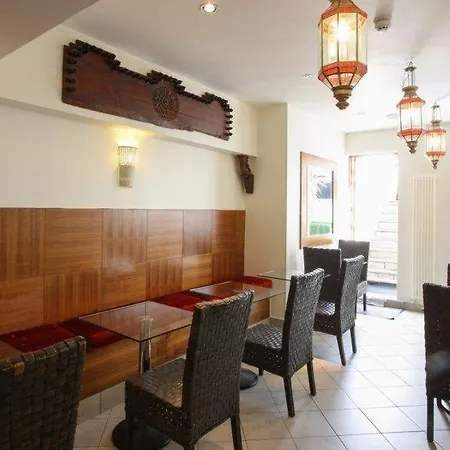Hotel Mayflower Hotel&apartamentos 3*