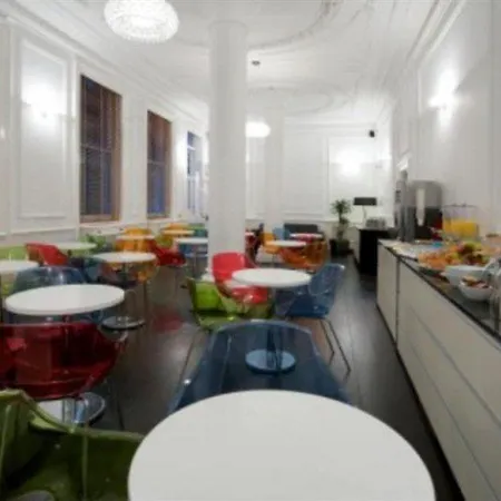 Aparthotel Fraser Queens Gate 4*