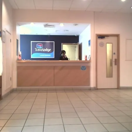 Otel Travelodge Battersea 2*