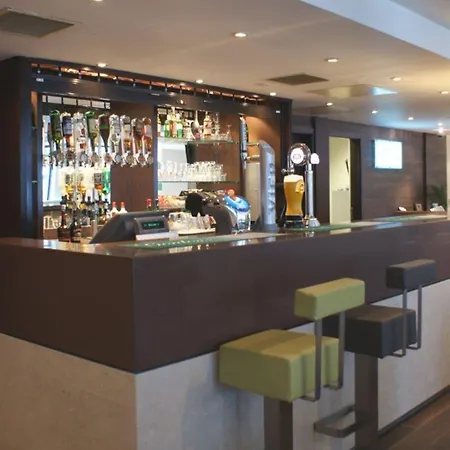 Hotel Express Stratford By Ihg 3*