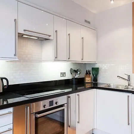 Covent Garden Living Otel 4*
