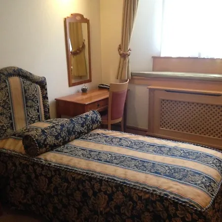 Hotel Troy