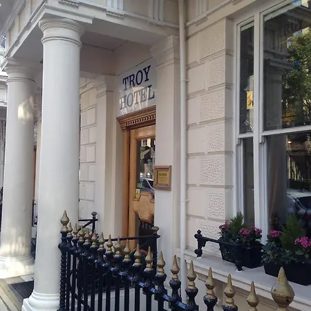 Hotel Troy